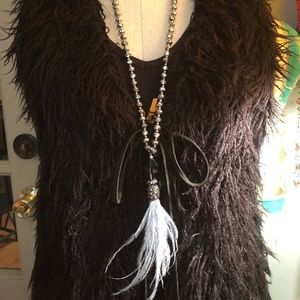 Chico’s feathers necklace ❤️